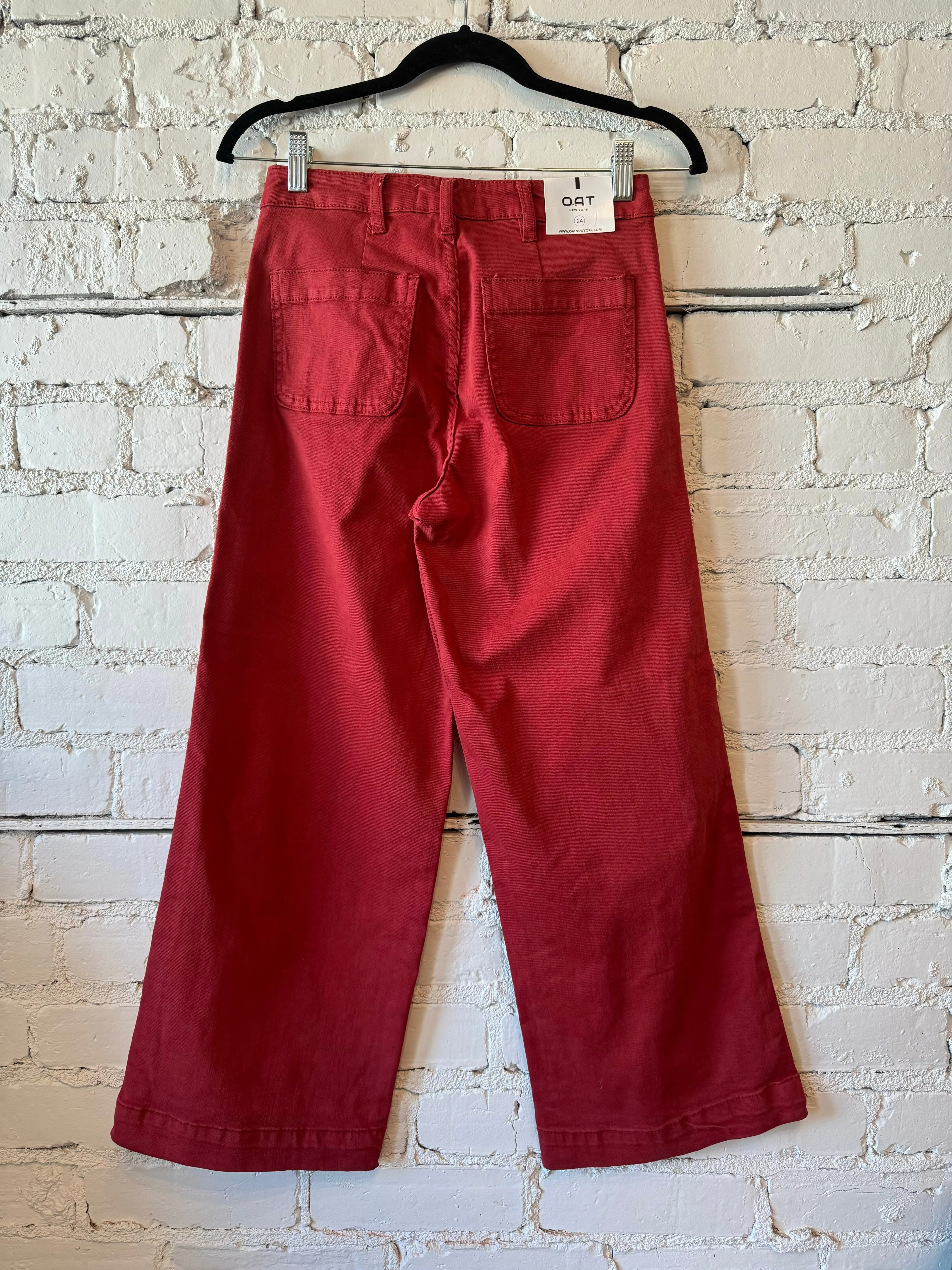 HIGH-RISE WIDE LEG CROP PANT